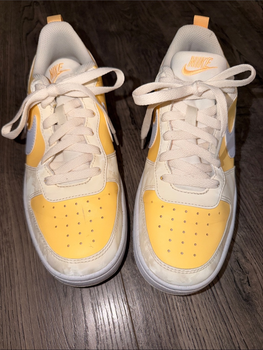 Nike White and Yellow Low-Top Sneakers 6.5 woman
